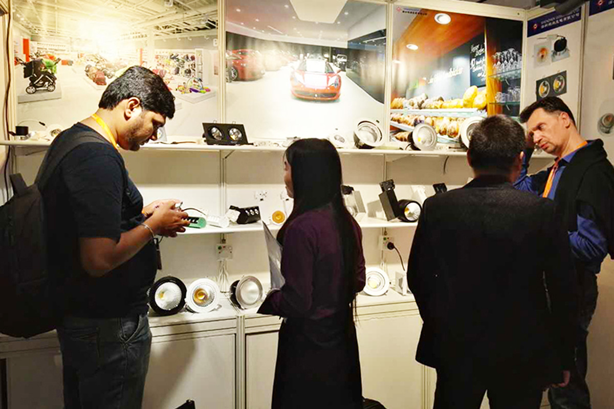 Anti-glare UGR3-7 30W LED downlight